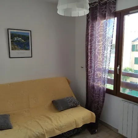 Apartment T2/t3 A Sur Avec Piscine