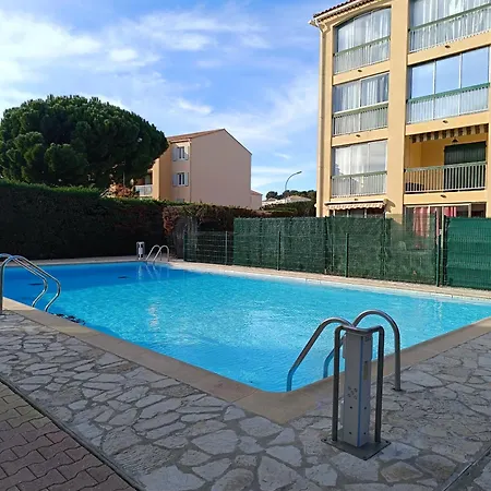 T2/t3 A Sur Avec Piscine Sanary-sur-Mer